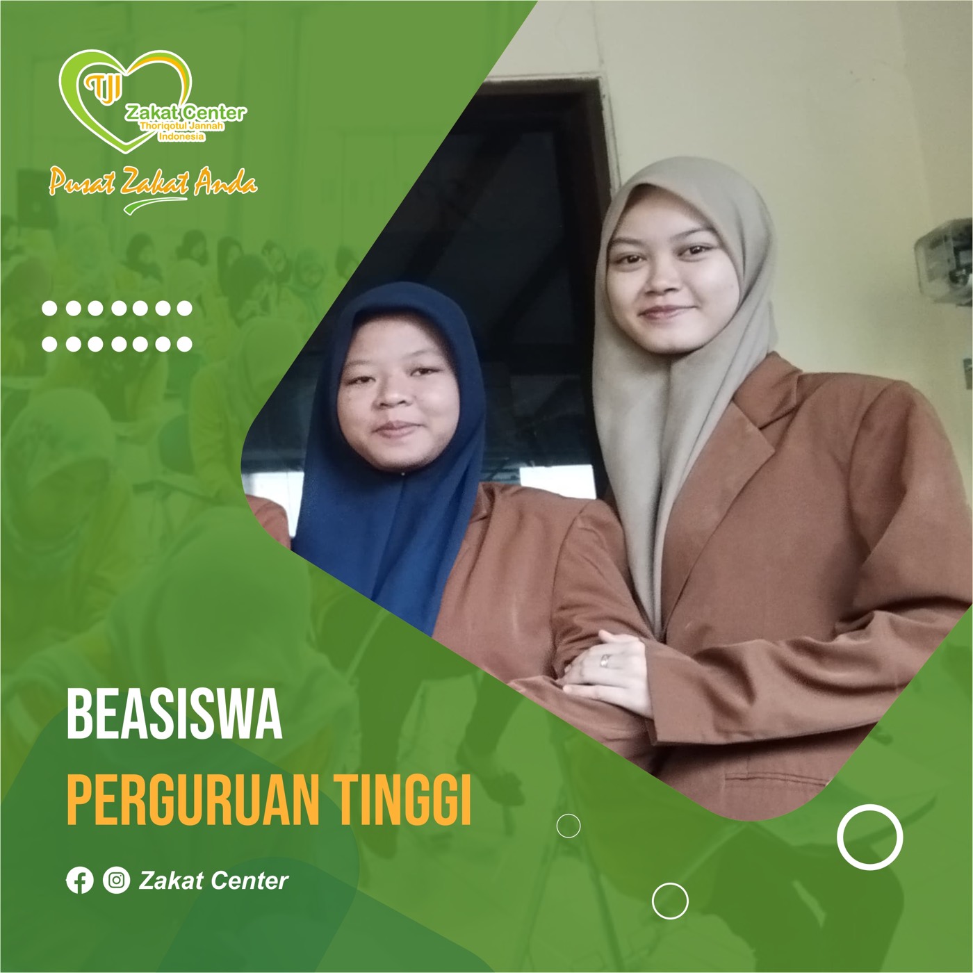 Penerima beasiswa perguruan tinggi Zakat Center.